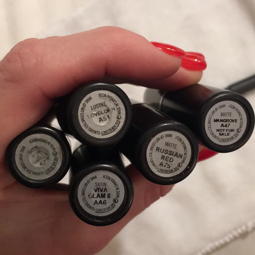 MAC Lipstick Bundle - Picture 2 of 2